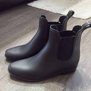 Women's Black Chelsea Boots